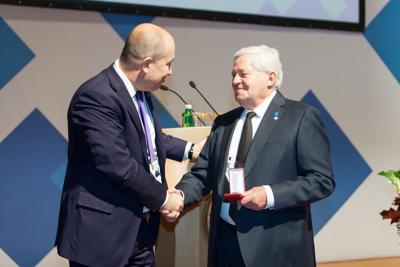 Валентин Николаевич Павлов награжден медалью "За заслуги перед Российским обществом урологов"
